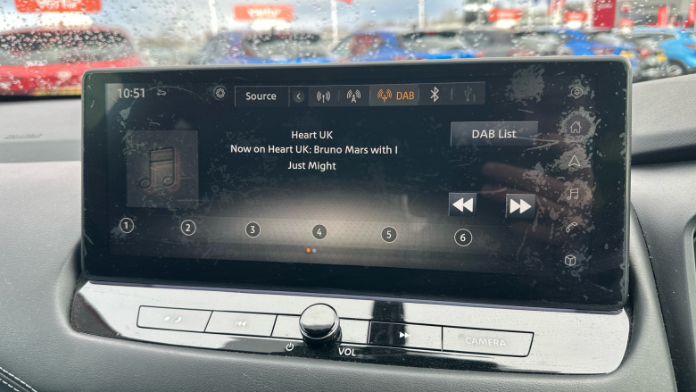 Nissan Qashqai 1.3 DiG-T MH N-Connecta 5dr Petrol Hatchback